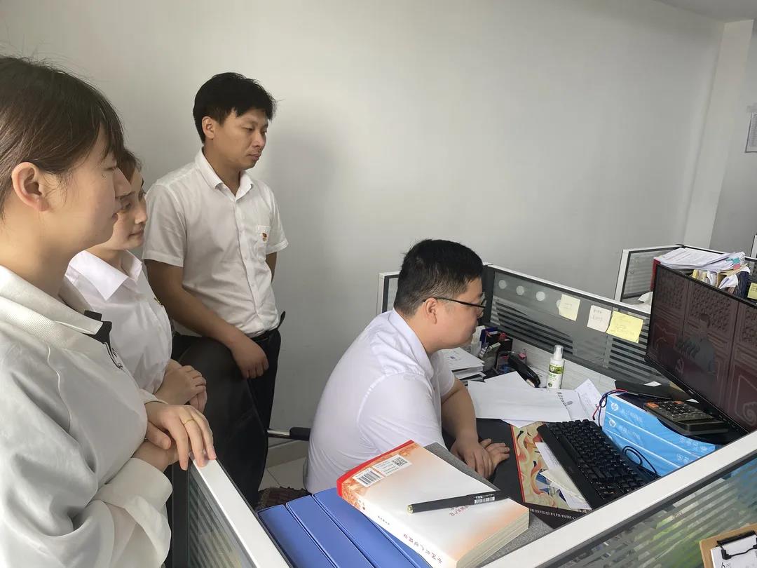 管理部.jpg